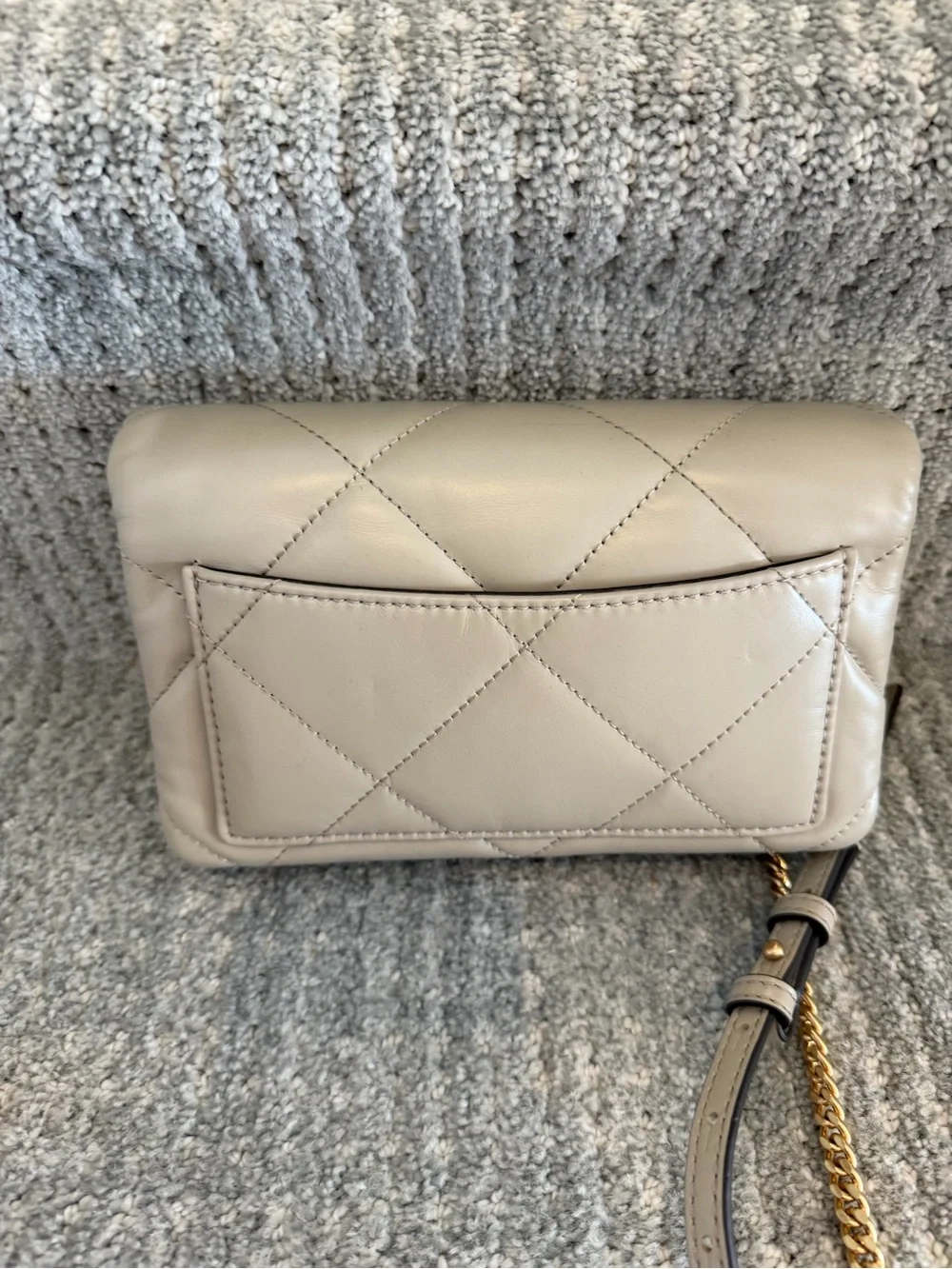 Tory Burch Kira Diamond Quilt Crossbody in Light Stone